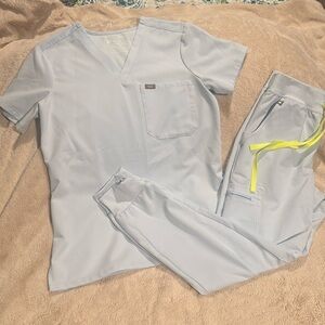 FIGS Scrub Set OPEN SKIES